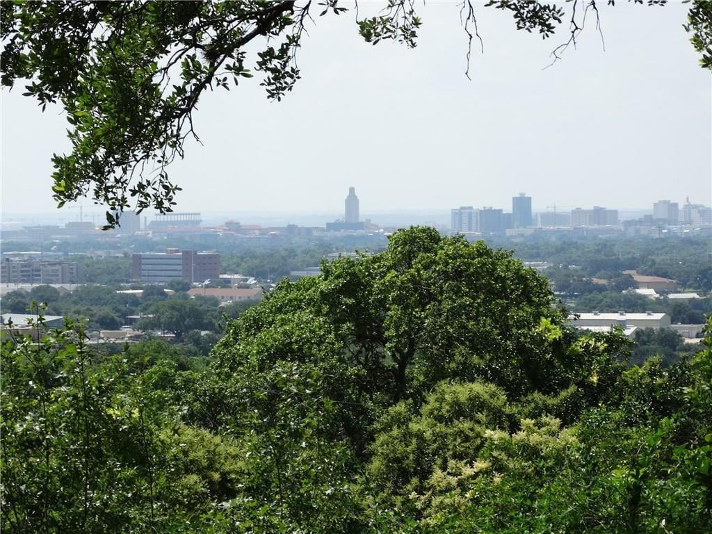 View 4610 Crestway Dr in Highland Park West 4610 Crestway Dr - property photo 1 - Luxury home in Highland Park West, Austin, TX