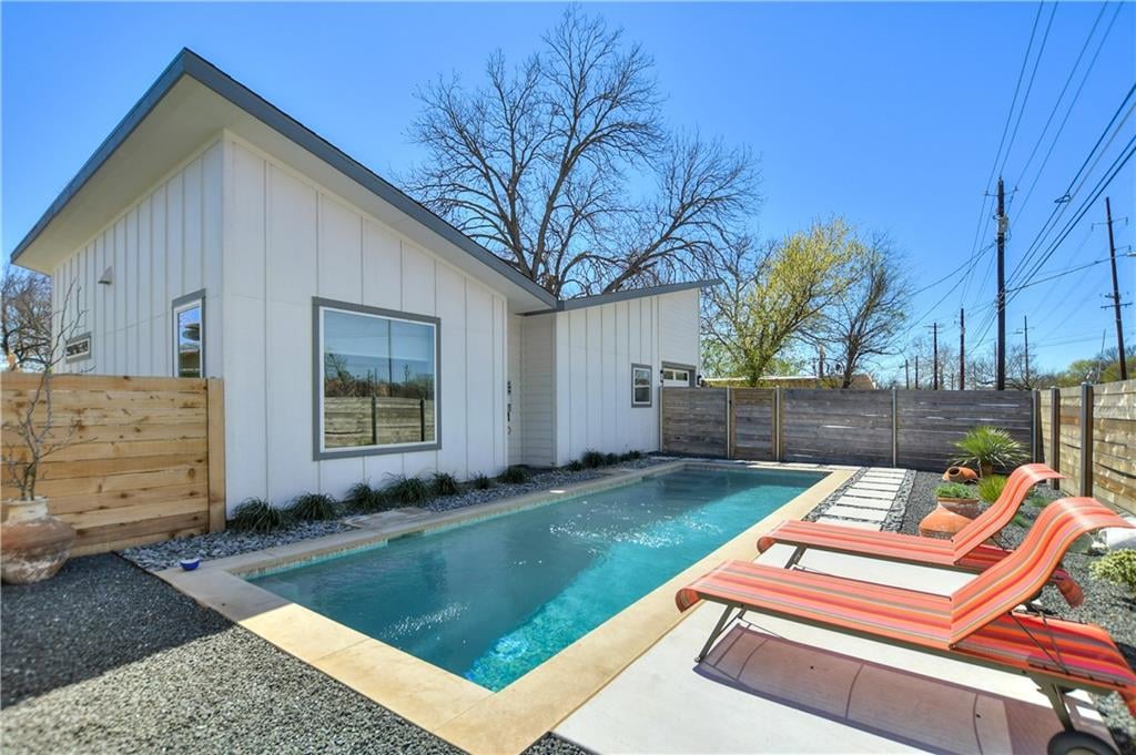 View 4611 Bolm Rd Unit #2 in Govalle 4611 Bolm Rd Unit #2 - front exterior - Luxury home in Govalle, Austin, TX