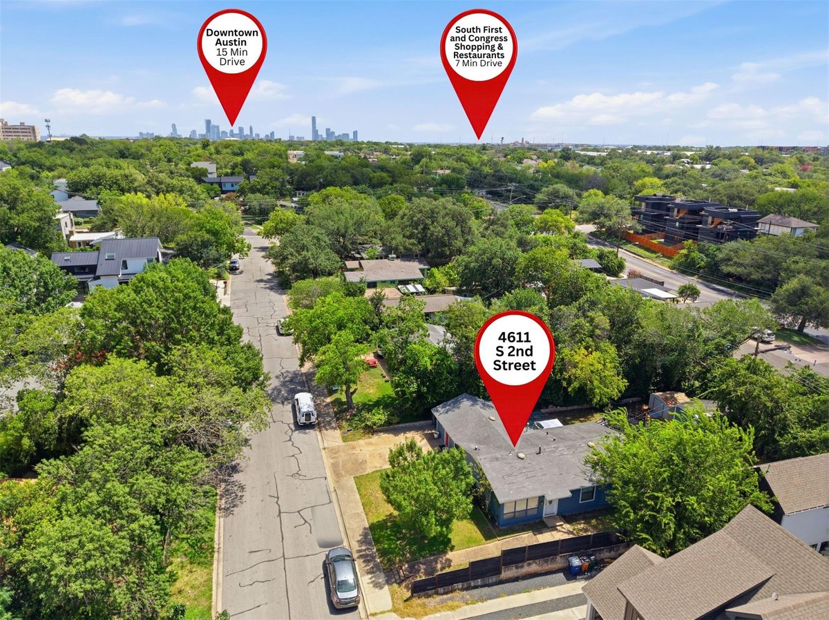 View 4611 S 2nd ST in Greenwood Forest Sec 01 4611 S 2nd ST - property photo 1 - Luxury home in Greenwood Forest Sec 01, Austin, TX