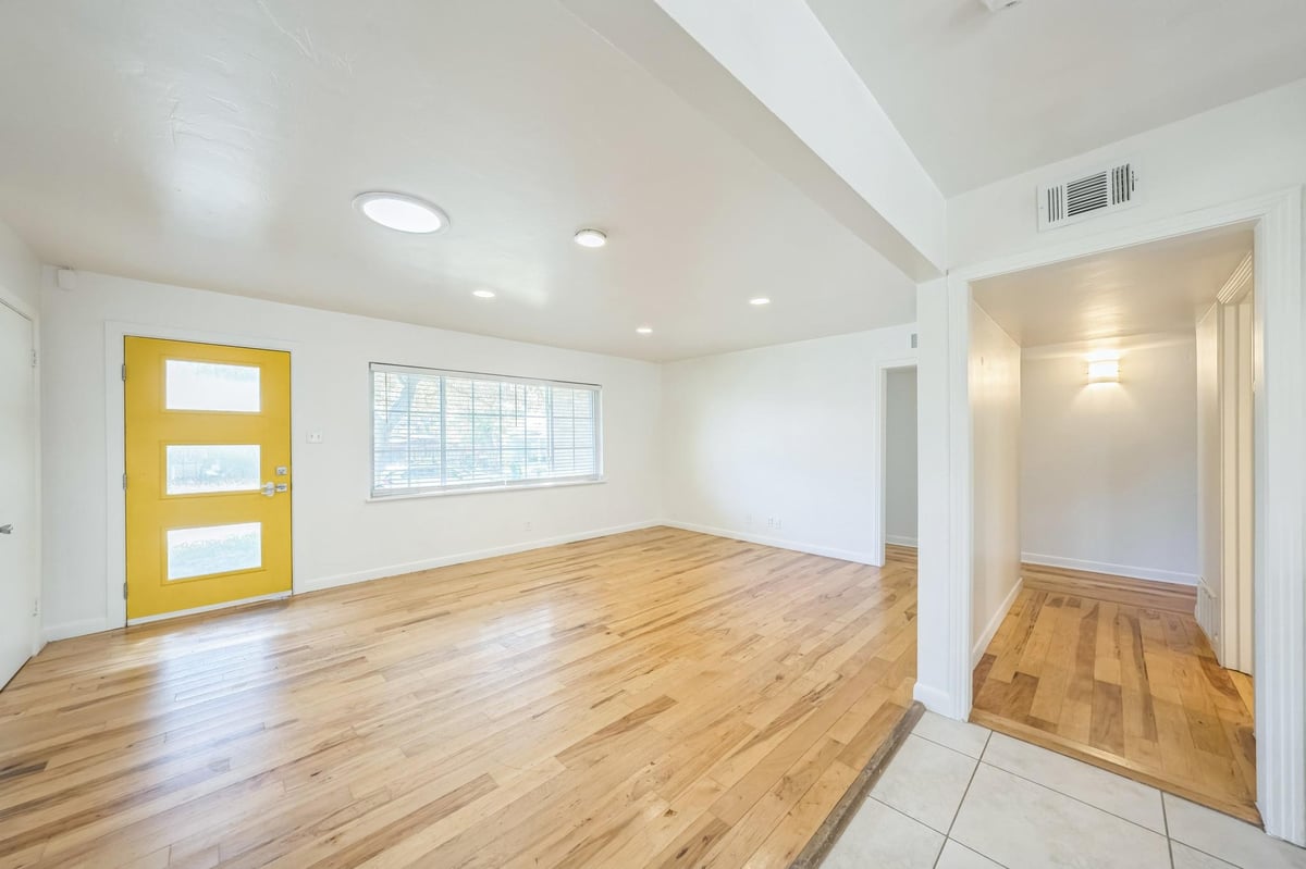 View 4614 Oakmont BLVD in Shoal Village Sec 04 4614 Oakmont BLVD - property photo 1 - Luxury home in Shoal Village Sec 04, Austin, TX