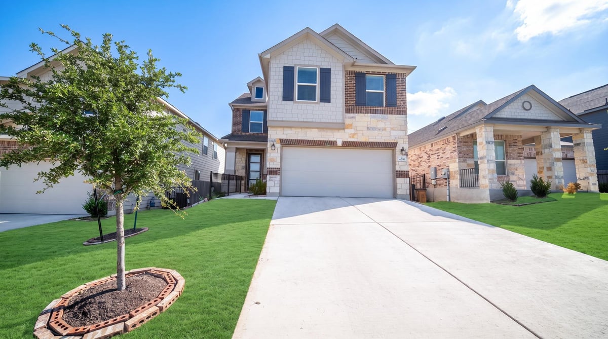 4616 Syndicate RD - property photo 1 - Luxury home in East Village, Manor, TX