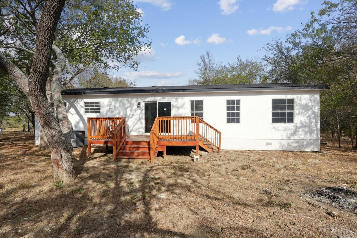 Primary bedroom at 462  Texas Oak Dr - 3 bed 2 bath home