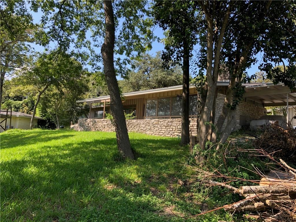 View 4620 Crestway Dr in Highland Park West 4620 Crestway Dr - property photo 1 - Luxury home in Highland Park West, Austin, TX