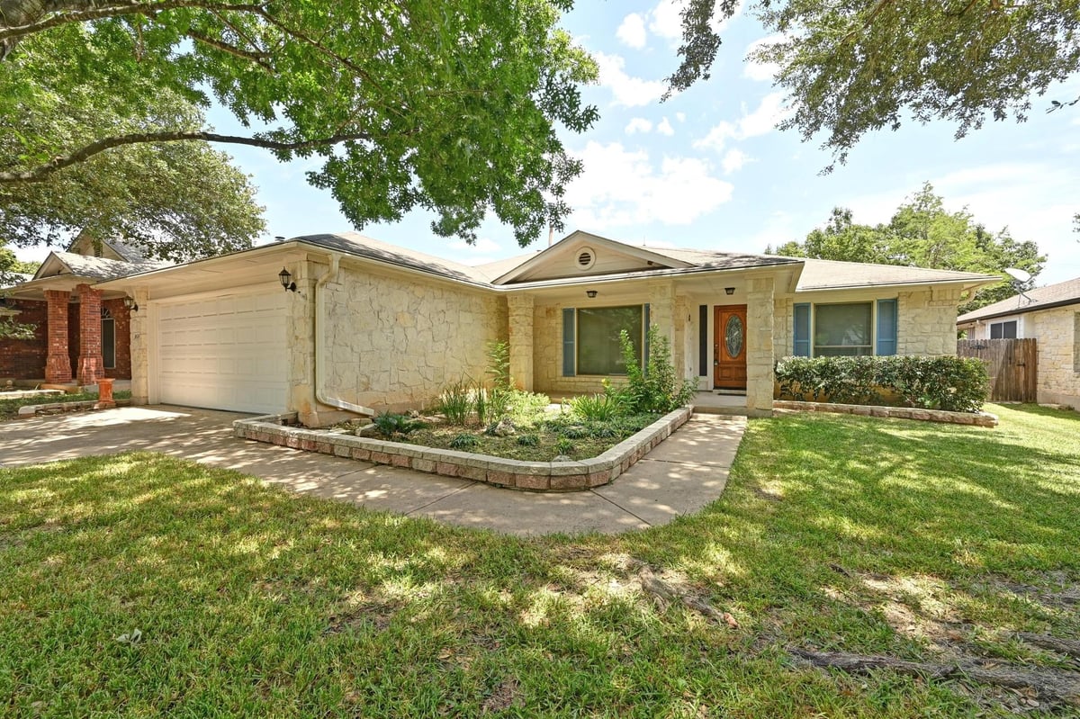 View 4624 Chesney Ridge DR in Sendera South Sec 03 4624 Chesney Ridge DR - property photo 1 - Luxury home in Sendera South Sec 03, Austin, TX
