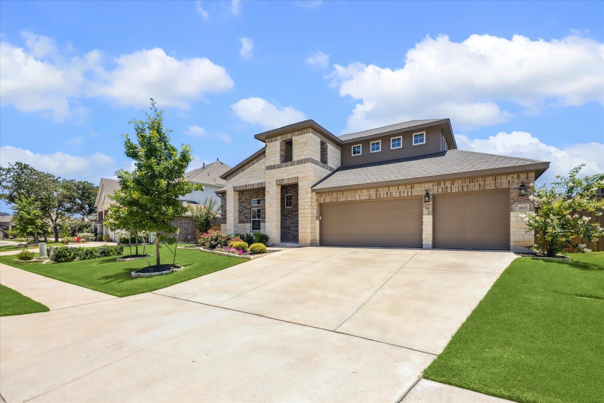 View 4627 Arques Ave in Highlands/Mayfield Ranch Sec 1 4627 Arques Ave - front exterior - Luxury home in Highlands/Mayfield Ranch Sec 1, Round Rock, TX