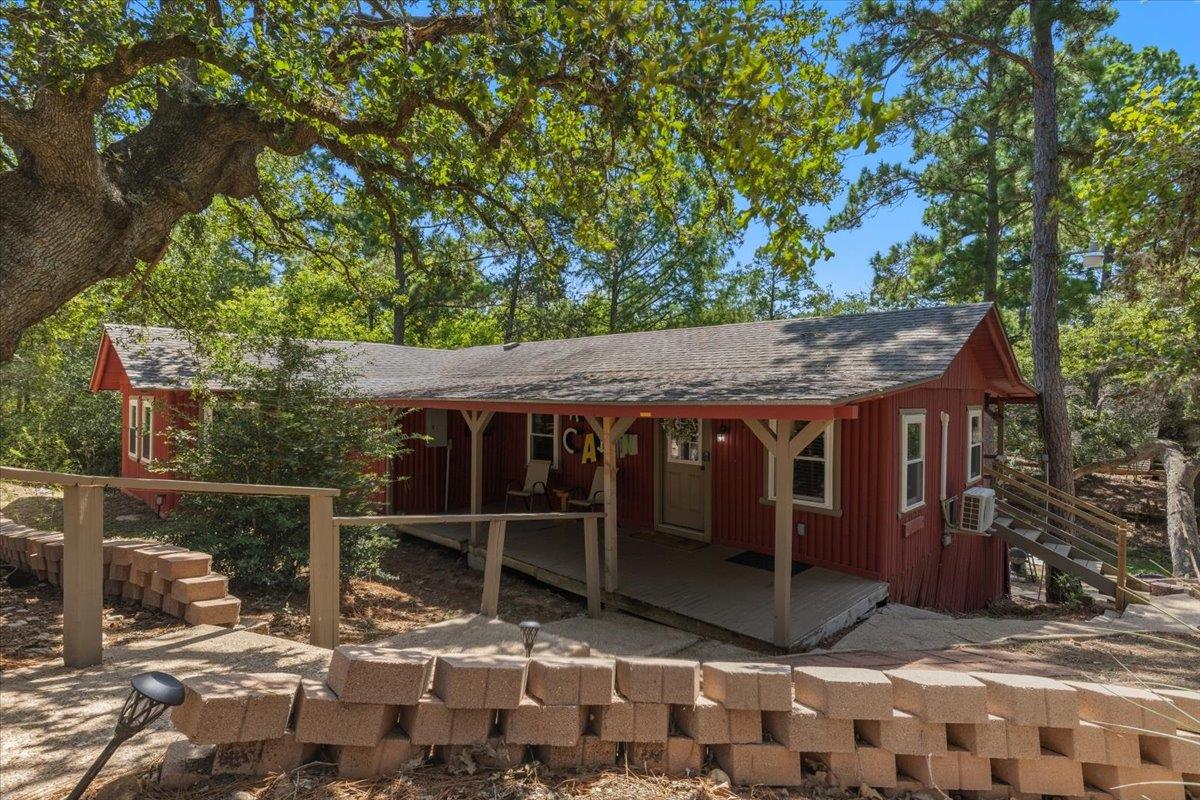 View 463 Clear Lake DR in La Grange 463 Clear Lake DR, photo 1, La Grange, La Grange, TX