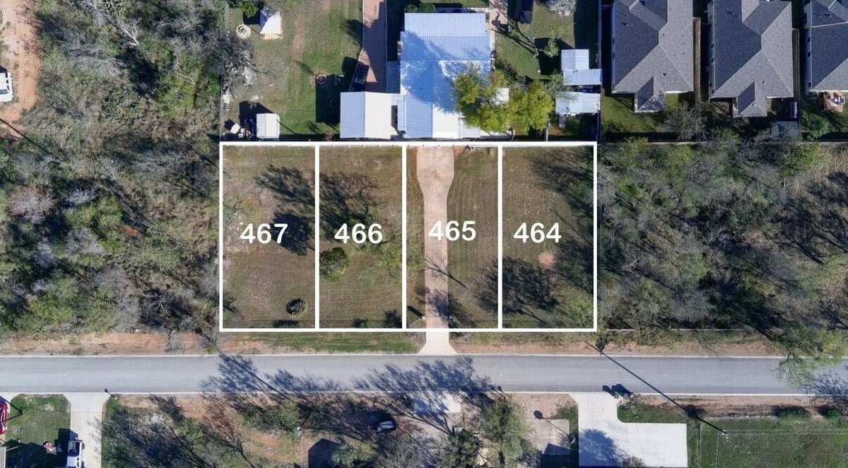 View 464 Fir Ln in Yellowstone 464 Fir Ln - front exterior - Luxury lot in Yellowstone, Cottonwood Shores, TX