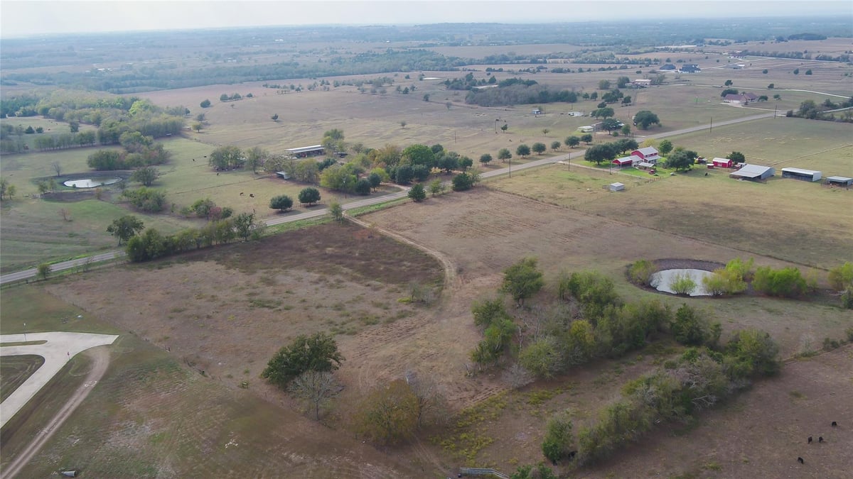 View 4646 Fm 2679 RD in Burton 4646 Fm 2679 RD, photo 1 of 34, Burton, Burton, TX
