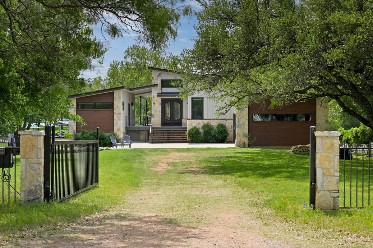 View 465 County Road 139 in Buena Vista 465 County Road 139 - front exterior - Luxury home in Buena Vista, Burnet, TX
