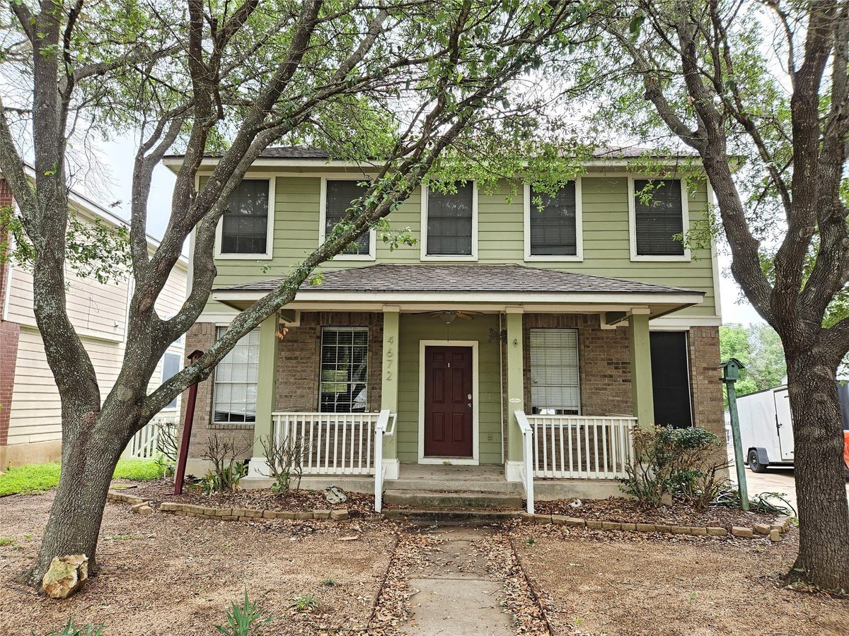 View 4672 Mather in Plum Creek Ph 1 Sec 2-A 4672 Mather - front exterior - Luxury home in Plum Creek Ph 1 Sec 2-A, Kyle, TX