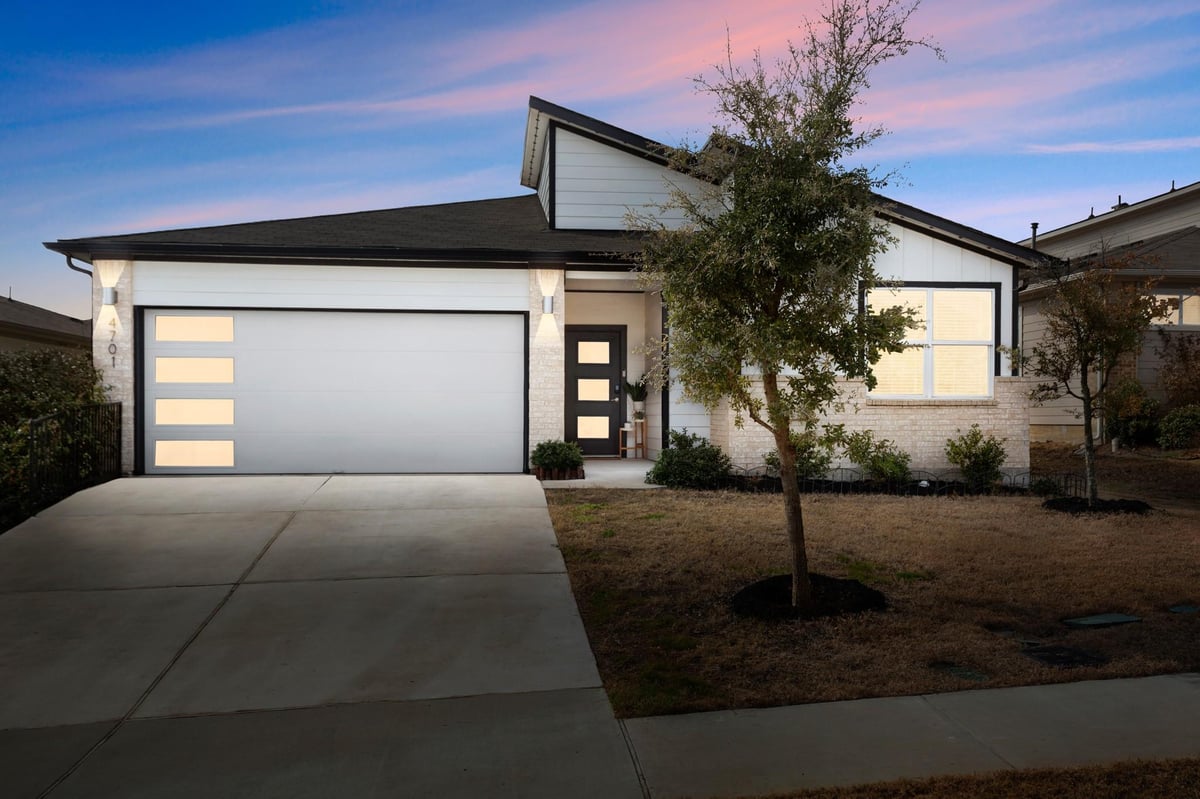 View 4701 Quarry Bank Dr in Cantarra 4701 Quarry Bank Dr - property photo 1 - Luxury home in Cantarra, Pflugerville, TX