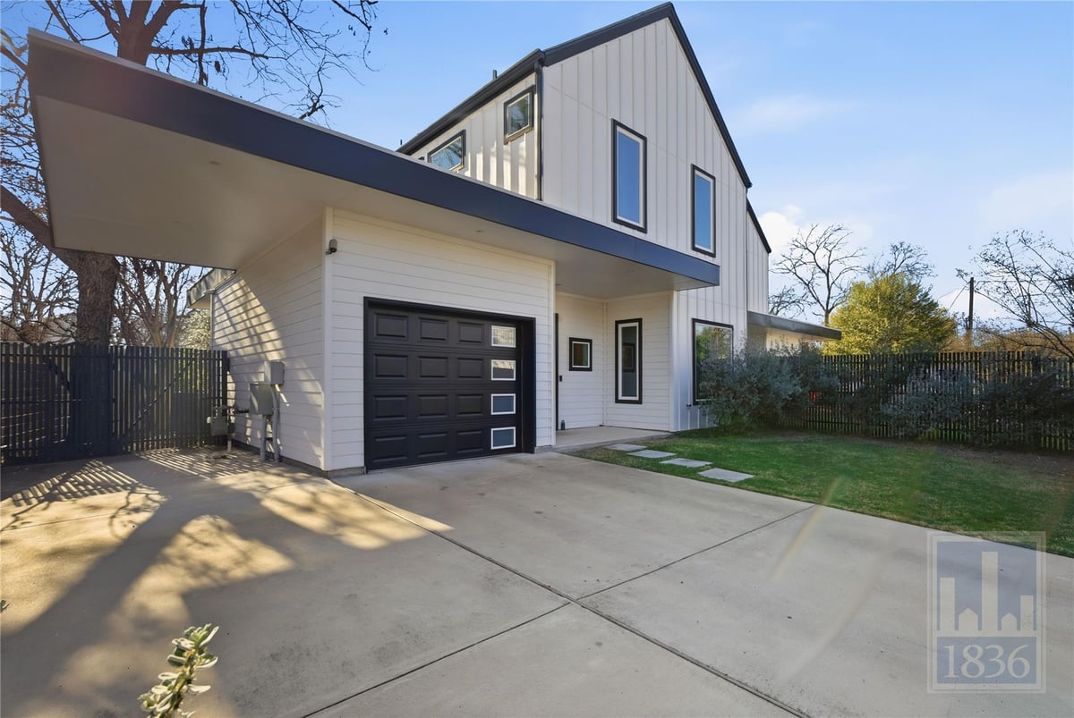 View 4701 Sara Dr Unit #A in Pecan Valley 4701 Sara Dr Unit #A - front exterior - Luxury home in Pecan Valley, Austin, TX