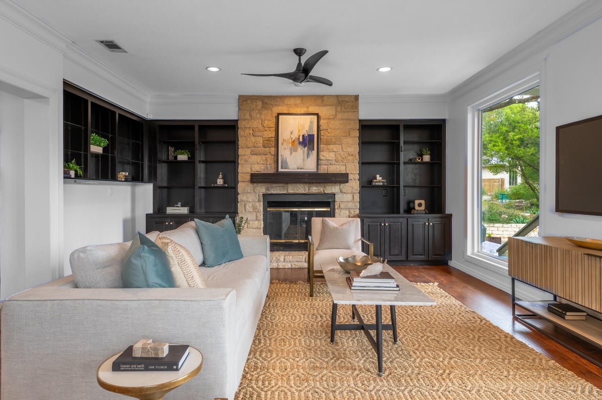 4703 Hickory HOLW - front exterior - Luxury home in Cat Mountain Villas Sec 02, Austin, TX