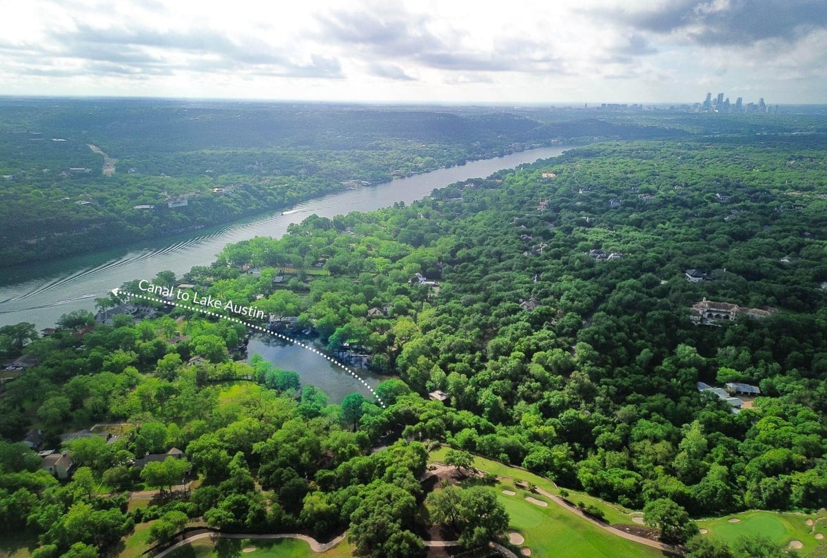 4703 Laguna Ln - front exterior - Luxury home in Logsdon Roy & E C, Austin, TX