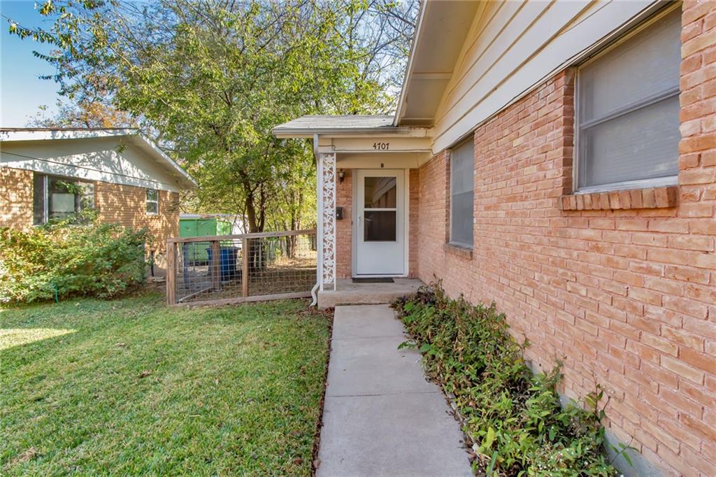 View 4707 Bull Creek RD Unit #B in Winn 4707 Bull Creek RD Unit #B - property photo 1 - Luxury home in Winn, Austin, TX
