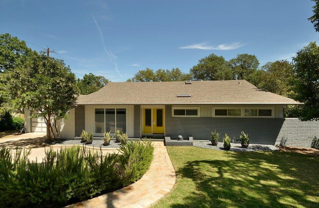 View 4707 Crestway Dr in Highland Park West 4707 Crestway Dr - property photo 1 - Luxury home in Highland Park West, Austin, TX