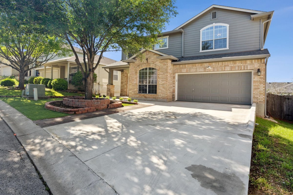 View 4707 Fort Moultrie Ln in Colonial Place Amd 4707 Fort Moultrie Ln - front exterior - Luxury home in Colonial Place Amd, Austin, TX
