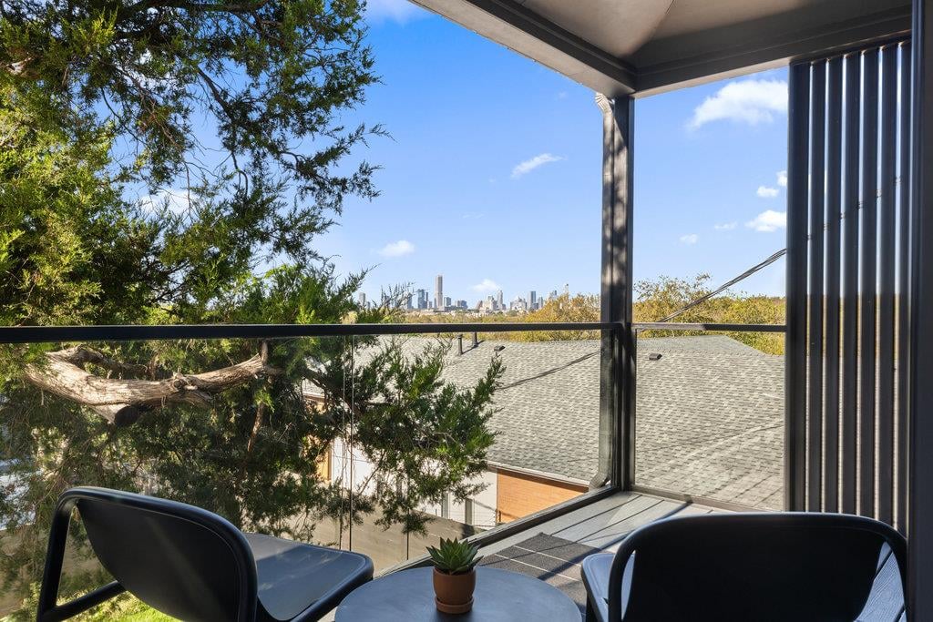 View 4707 Reyes St Unit #2 in Chernosky 07 4707 Reyes St Unit #2 - front exterior - Luxury home in Chernosky 07, Austin, TX