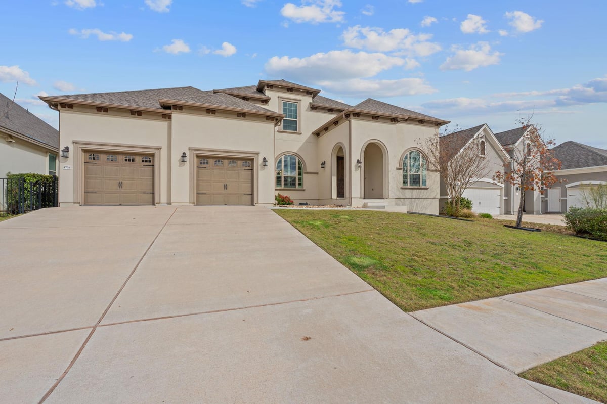 View 4709 Napoli Shore Dr in TRAVISSO 4709 Napoli Shore Dr - property photo 1 - Luxury home in TRAVISSO, Leander, TX