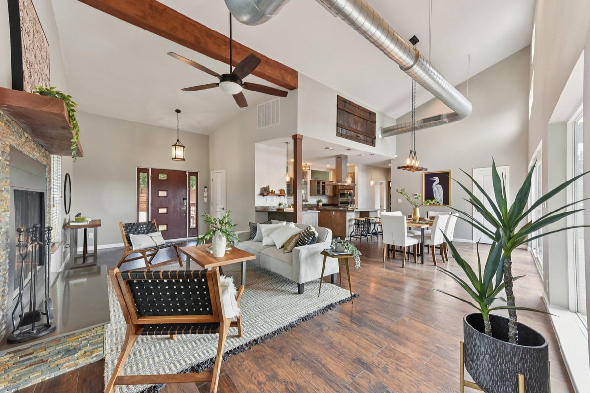 Primary bedroom at 471 Turkey Dr - 5 bed 3 bath home