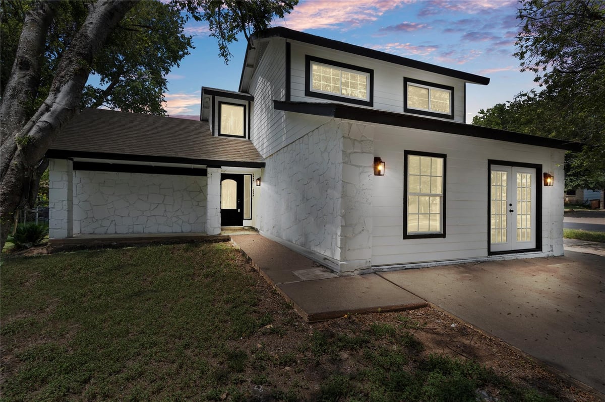 View 4710 Cottonwood St in Williamson Creek Sec 01-A 4710 Cottonwood St - front exterior - Luxury home in Williamson Creek Sec 01-A, Austin, TX