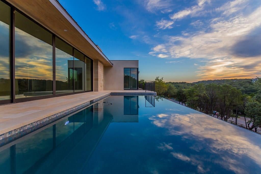 View 4710 Via Media in Westlake Highlands Sec 06 4710 Via Media - front exterior - Luxury home in Westlake Highlands Sec 06, Austin, TX