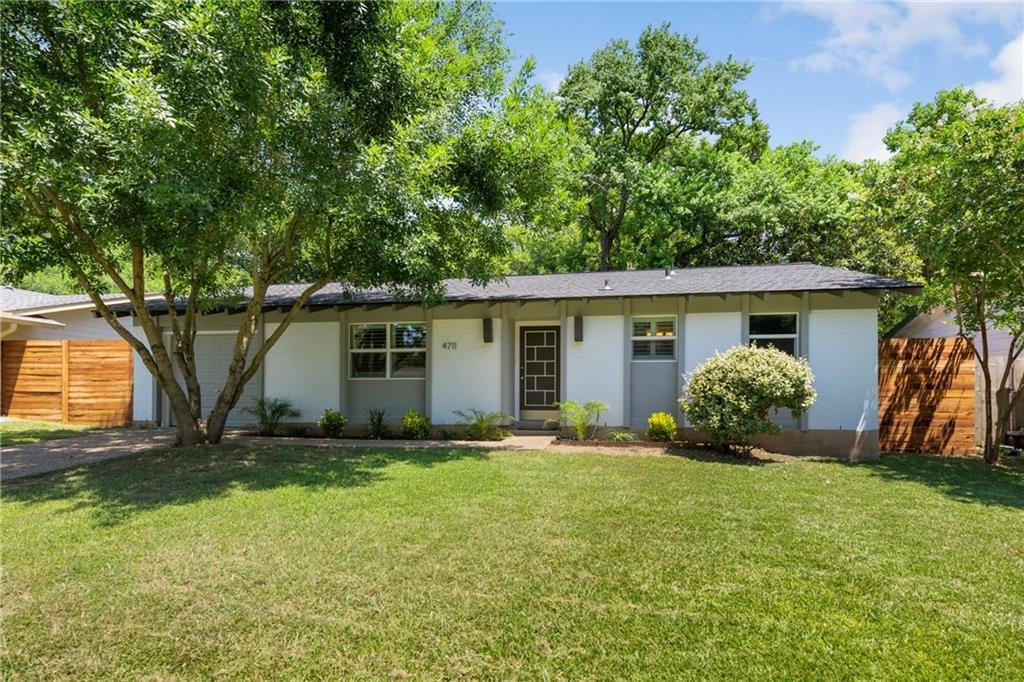 View 4711 Old Castle Rd in Greenwood Hills Sec 06 4711 Old Castle Rd - front exterior - Luxury home in Greenwood Hills Sec 06, Austin, TX