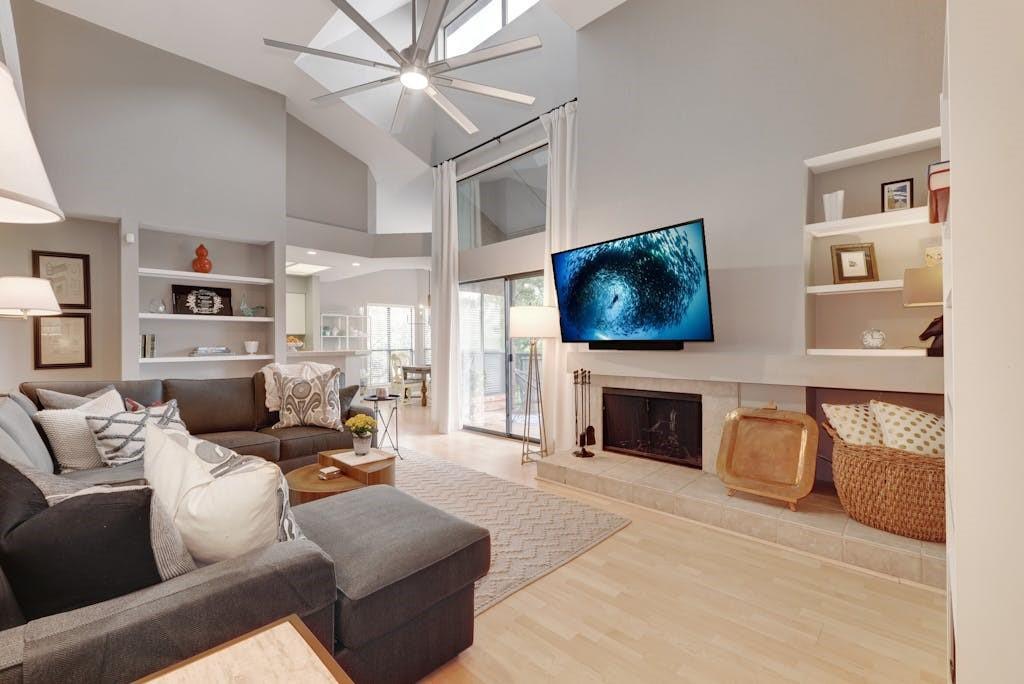 View 4711 Spicewood Springs Rd Unit #1-201 in Stillhouse Canyon Condo Amd 4711 Spicewood Springs Rd Unit #1-201 - front exterior - Luxury home in Stillhouse Canyon Condo Amd, Austin, TX