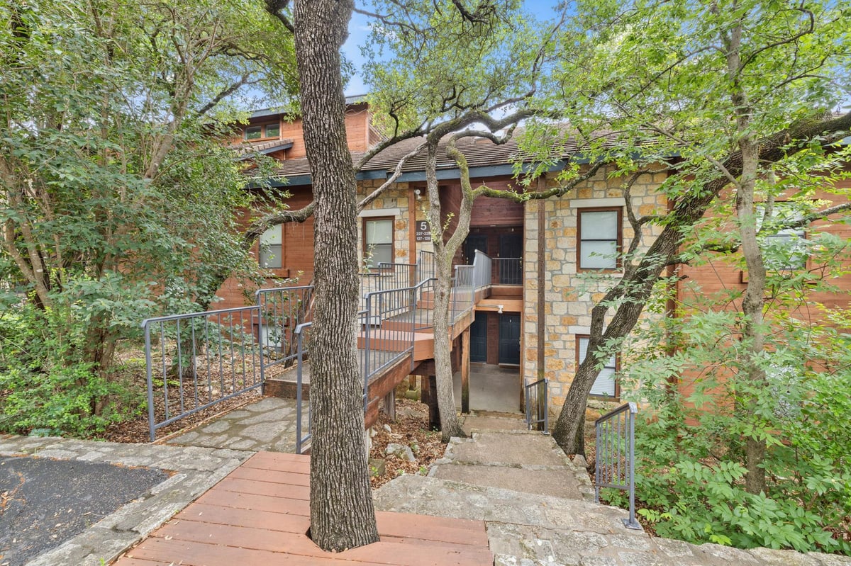 View 4711 Spicewood Springs RD Unit #5-128 in Stillhouse Canyon Condo Amd 4711 Spicewood Springs RD Unit #5-128 - front exterior - Luxury home in Stillhouse Canyon Condo Amd, Austin, TX