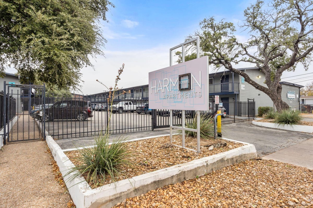 View 4715 Harmon Ave Unit #211 in Ridgetop Add 04 4715 Harmon Ave Unit #211 - property photo 1 - Luxury home in Ridgetop Add 04, Austin, TX