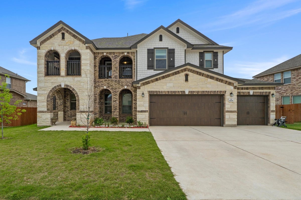 View 4729 San Rufo Dr in Salerno Ph 15 4729 San Rufo Dr - front exterior - Luxury home in Salerno Ph 15, Round Rock, TX