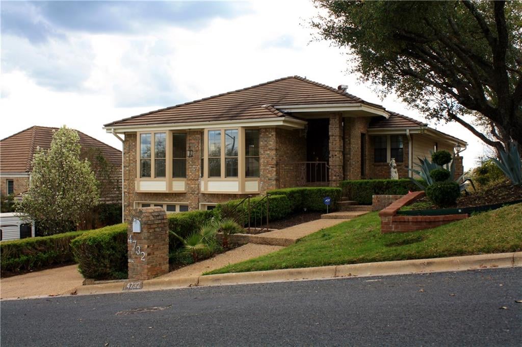View 4732 Twin Valley DR in Cat Mountain 4732 Twin Valley DR - property photo 1 - Luxury home in Cat Mountain, Austin, TX