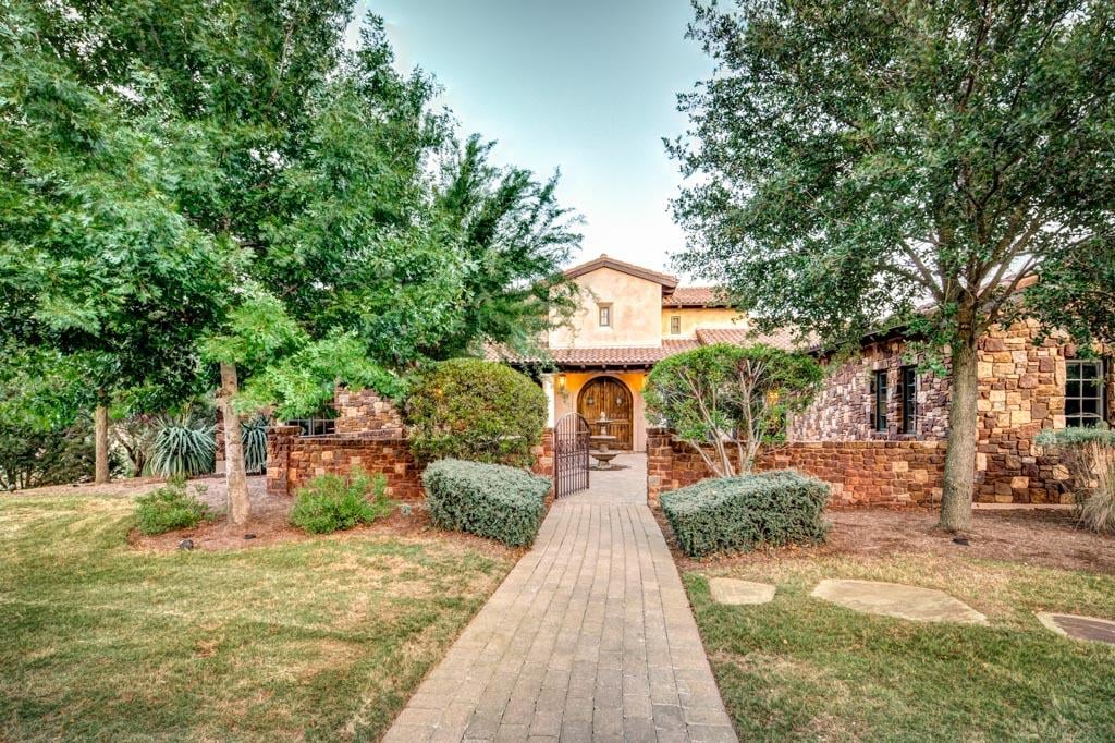 View 4733 Malaquita BR in Spanish Oaks 4733 Malaquita BR - property photo 1 - Luxury home in Spanish Oaks, Austin, TX