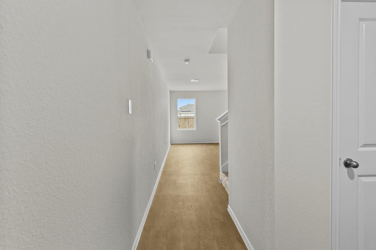 Living area at 474 Low Pasture Trl - 5 bed 2 bath home