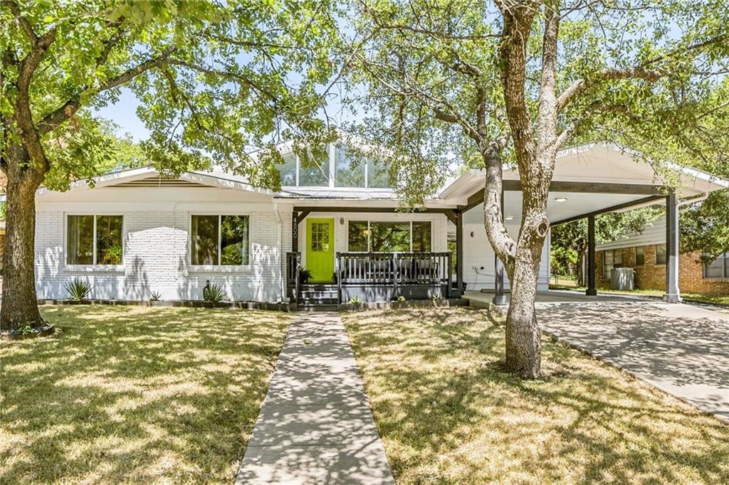 View 4800 Finley DR in Shoalwoods Add Sec 01 4800 Finley DR - front exterior - Luxury home in Shoalwoods Add Sec 01, Austin, TX