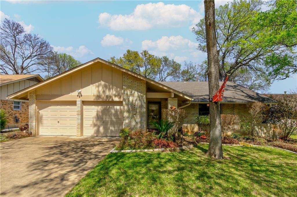 View 4802 Gerona Dr in Balcones Woods Sec 03a 4802 Gerona Dr - front exterior - Luxury home in Balcones Woods Sec 03a, Austin, TX