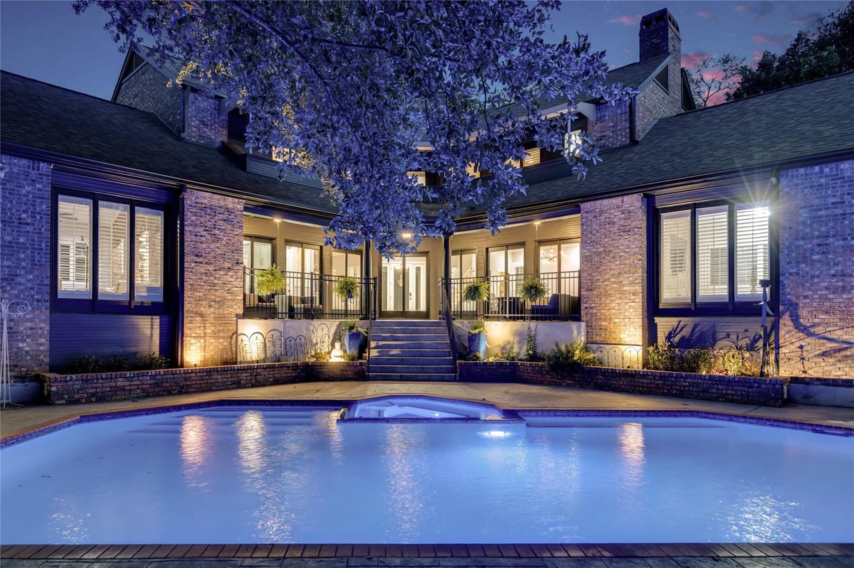 View 4812 Mantle DR in Bull Mountain Ph 04 Sec 01 4812 Mantle DR - front exterior - Luxury home in Bull Mountain Ph 04 Sec 01, Austin, TX