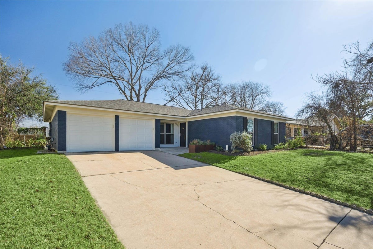 4815 Oldfort Hill DR - property photo 1 - Luxury home in Springdale Hills Sec 03, Austin, TX