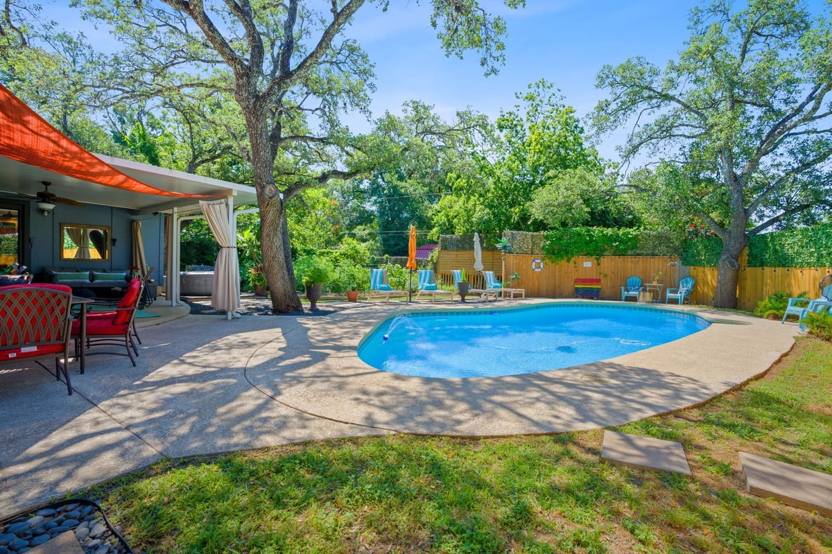 View 4903 Saddle Dr in Angus Valley Annex Sec 03 4903 Saddle Dr - front exterior - Luxury home in Angus Valley Annex Sec 03, Austin, TX