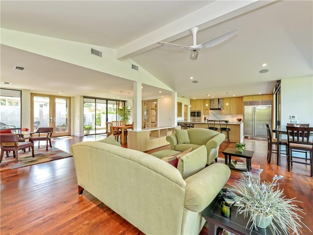 View 4904 BEVERLY HILLS Dr in Beverly Hills Sec 02 4904 BEVERLY HILLS Dr - property photo 1 - Luxury home in Beverly Hills Sec 02, Austin, TX