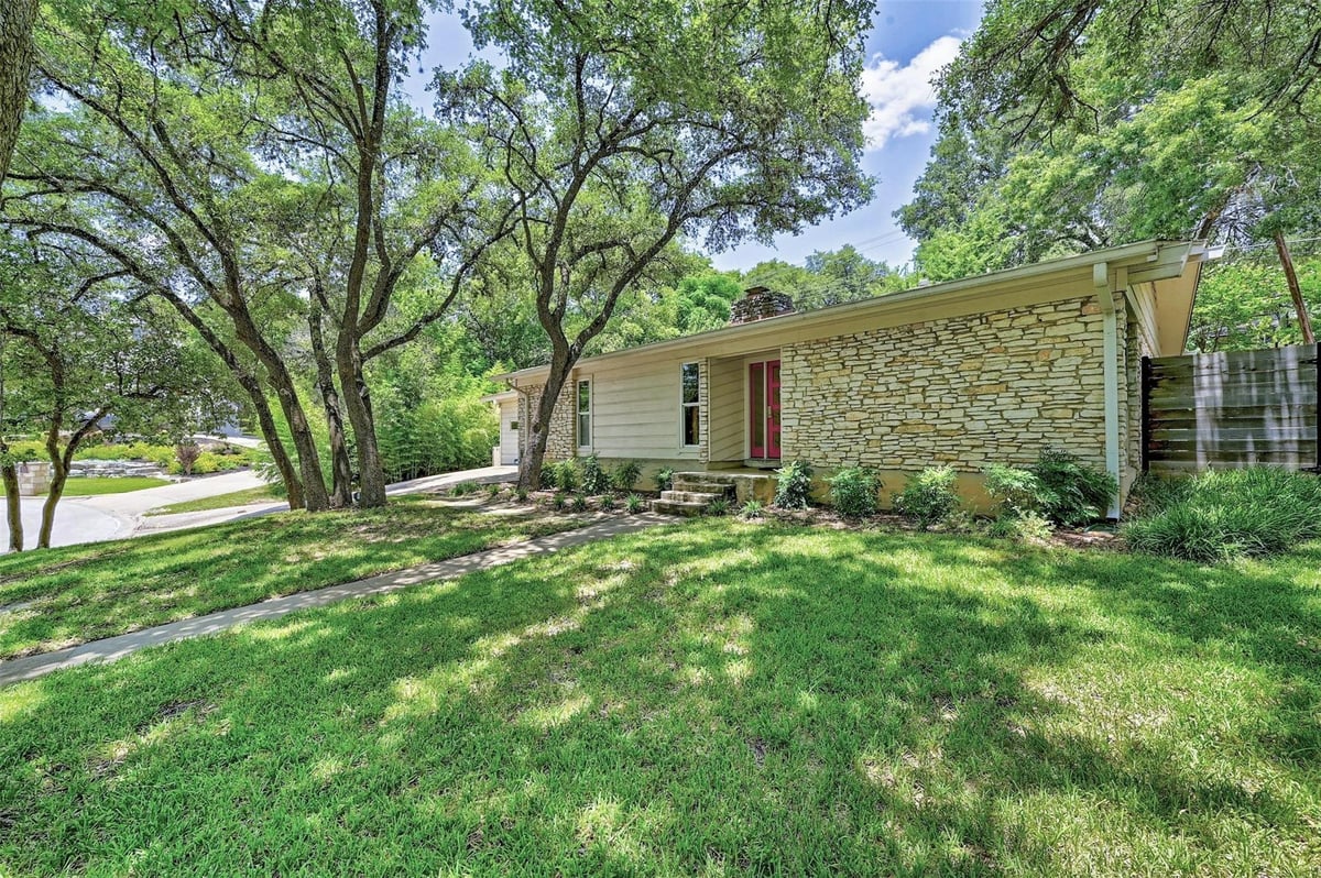 View 4905 Southcrest DR in 4905 South Crest Drive 4905 Southcrest DR - property photo 1 - Luxury home in 4905 South Crest Drive, Austin, TX