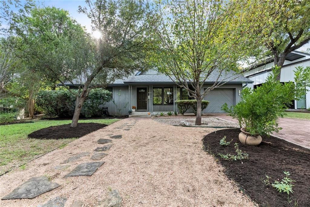 View 4906 Strass DR in Shoalmont Add Sec 03 4906 Strass DR - front exterior - Luxury home in Shoalmont Add Sec 03, Austin, TX