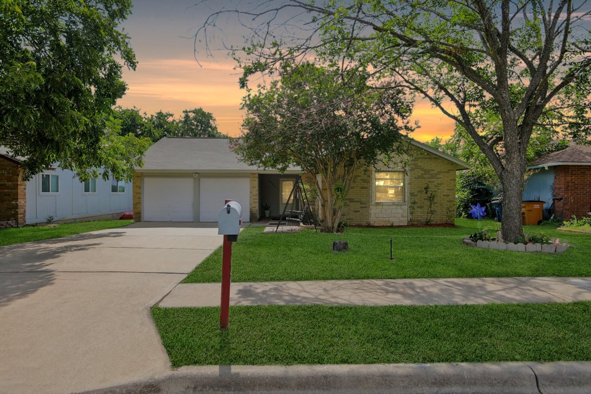 View 4907 Copperbend Blvd in Franklin Park Amd 4907 Copperbend Blvd - front exterior - Luxury home in Franklin Park Amd, Austin, TX