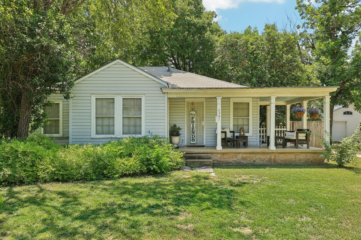 View 4907 Harmon Ave in Ridgetop 4907 Harmon Ave - front exterior - Luxury home in Ridgetop, Austin, TX