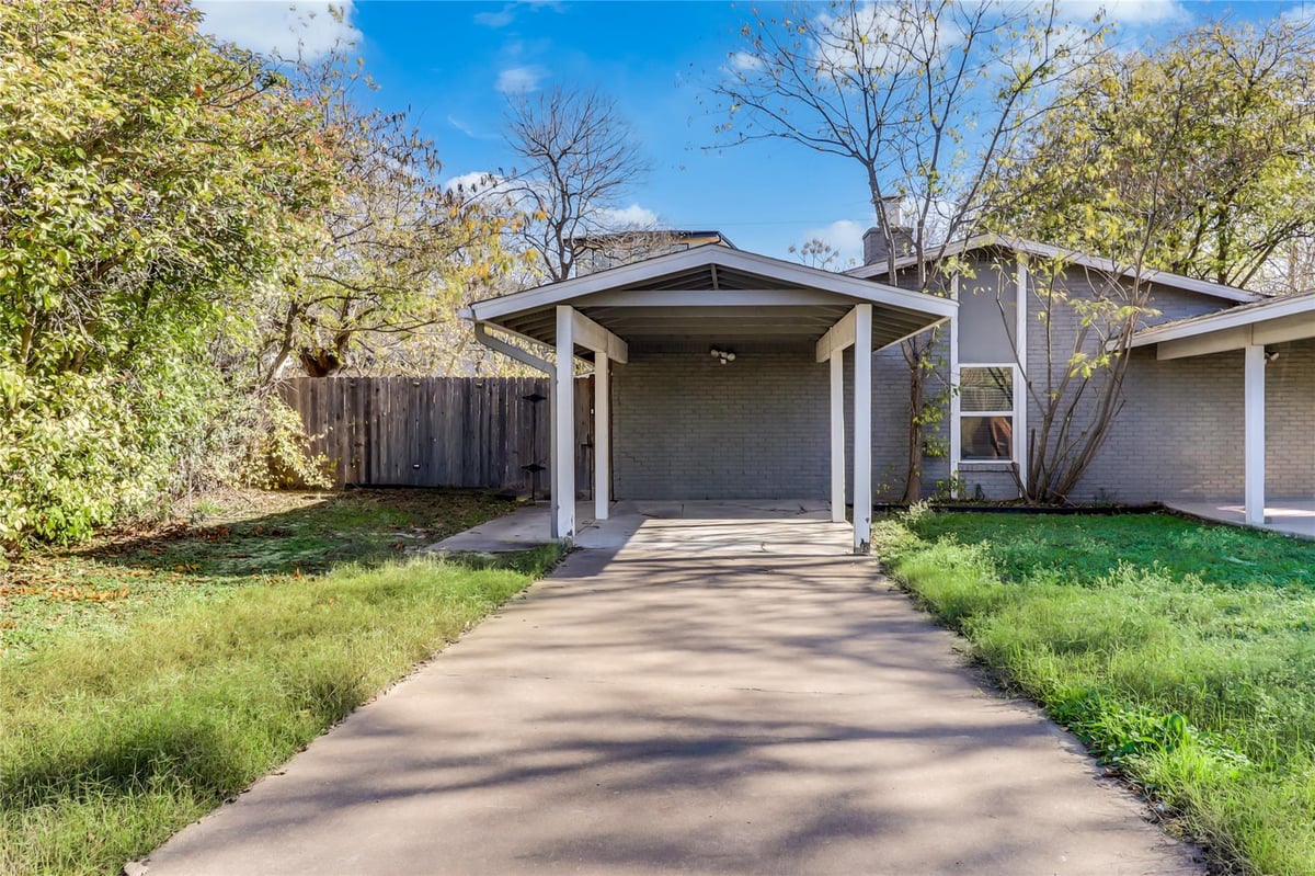 View 4909 Hawk CV Unit #A in Glenwood Square 4909 Hawk CV Unit #A - property photo 1 - Luxury home in Glenwood Square, Austin, TX