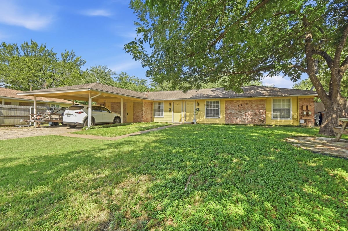 View 4912 Suburban DR in Greenwood Hills Sec 05 4912 Suburban DR - property photo 1 - Luxury home in Greenwood Hills Sec 05, Austin, TX