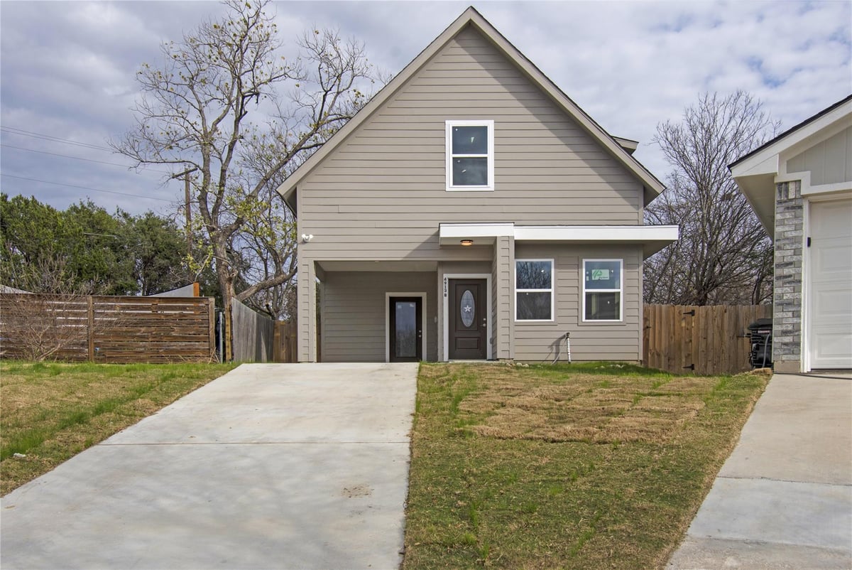 View 4913 Single Shot #B CIR Unit #B in Fort View Hills Sec 01 4913 Single Shot #B CIR Unit #B - property photo 1 - Luxury home in Fort View Hills Sec 01, Austin, TX