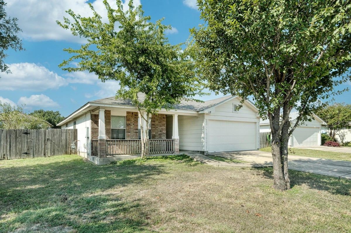 View 495 Atlantis in Post Oak Ph 3 495 Atlantis - property photo 1 - Luxury home in Post Oak Ph 3, Kyle, TX