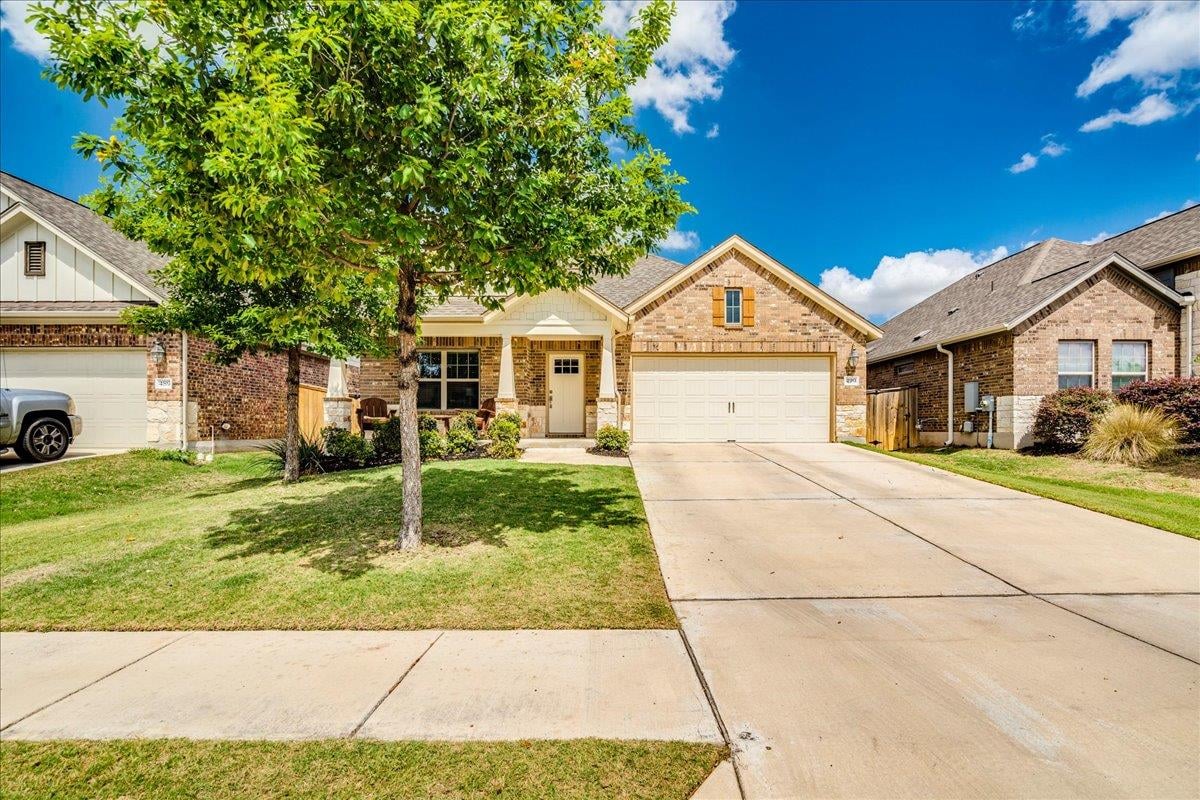 Living area at 499 Coyote Creek Way - 3 bed 2 bath home