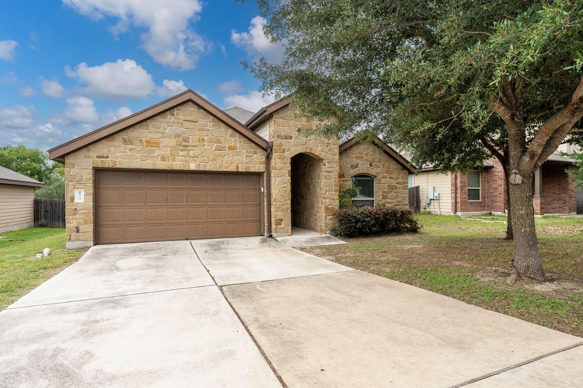 View 499 Eagle Brook Ln in Shadow Creek Ph 7 Sec 2 499 Eagle Brook Ln - front exterior - Luxury home in Shadow Creek Ph 7 Sec 2, Buda, TX